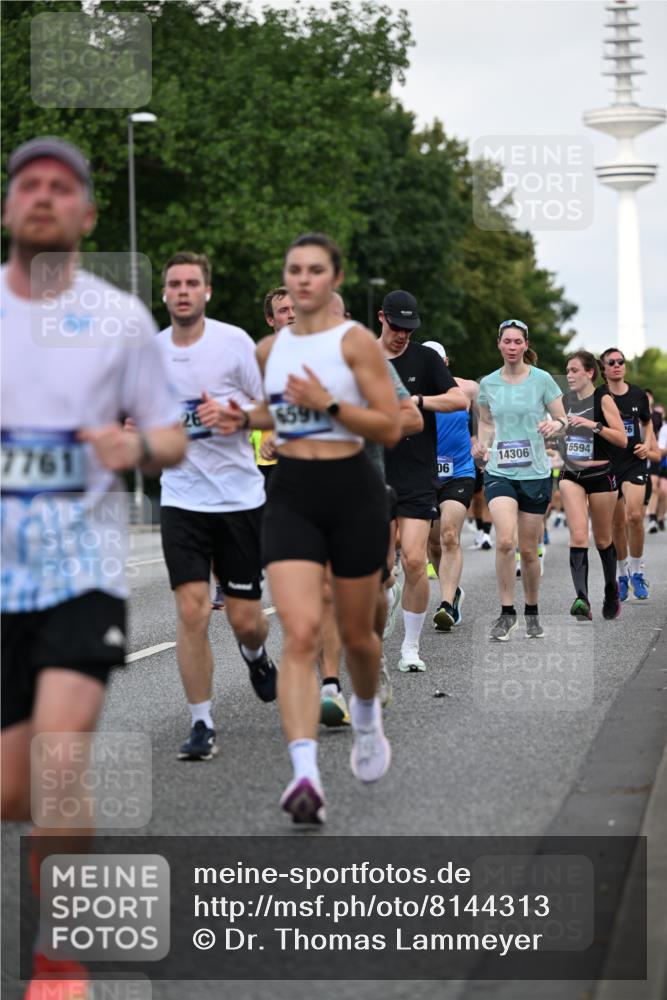 29.06.2025 - hella hamburg halbmarathon Dr. Thomas Lammeyer http://msf.ph/oto/8144313 29.06.2025 10:05:15 Kennedybrücke 1387, 1420, 1526, 1726, 2006, 2091, 2354, 2363, 2490, 2936, 3425, 3625, 3740, 4068, 4238, 4249, 4319, 4370, 4708, 5870, 6087, 6147, 6487, 6531, 6591, 6835, 6924, 7287, 7658, 7757, 7759, 7761, 8030, 8046, 8326, 8691, 8923, 9124, 9932, 10383, 10576, 10705 meine-sportfotos.de