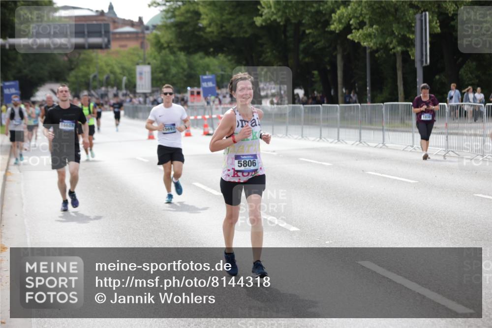 29.06.2025 - hella hamburg halbmarathon Jannik Wohlers http://msf.ph/oto/8144318 29.06.2025 10:08:59 Lombardsbrücke 1483, 1513, 2978, 4859, 5806, 5885, 6674, 7187, 9988, 10194, 12156, 12862, 13210, 13660, 15697, 16688, 18726, 18727, 19166 meine-sportfotos.de