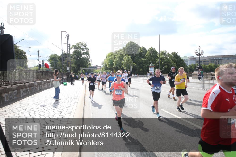 29.06.2025 - hella hamburg halbmarathon Jannik Wohlers http://msf.ph/oto/8144322 29.06.2025 09:53:02 Lombardsbrücke 1466, 1558, 1750, 1759, 2365, 2402, 2623, 3146, 3414, 4091, 4310, 4553, 5022, 5460, 5623, 5624, 5692, 6071, 6203, 6282, 6375, 6460, 6903, 7204, 7322, 7450, 7765, 9126, 9200, 9303, 9305, 9534, 9544, 9794, 9965, 10246, 10789, 11283, 11648, 11858, 12035, 12643, 13009, 13303, 13450, 13690, 14034, 14200, 14275, 14464, 14794, 15519, 15629, 15803, 15900, 16105, 16286, 16333, 16617, 16685, 16725, 17384, 17718, 17729, 17748, 17960, 18678 meine-sportfotos.de