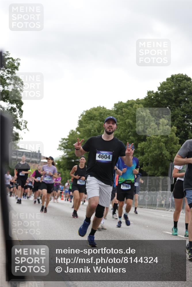 29.06.2025 - hella hamburg halbmarathon Jannik Wohlers http://msf.ph/oto/8144324 29.06.2025 10:46:22 Lombardsbrücke 1363, 1371, 1375, 1720, 1999, 2162, 2211, 2320, 2981, 3277, 3406, 3407, 3734, 3823, 4202, 4296, 4342, 4355, 4604, 5700, 6740, 7412, 7827, 8477, 8486, 8553, 9050, 9092, 9139, 9243, 9691, 9743, 10230, 10514, 10515, 10591, 12140, 13195, 13756, 13757, 13885, 13969, 14011, 14181, 14261, 14891, 15852, 16882, 16987, 17419, 17459, 18315, 18881, 18924, 18950 meine-sportfotos.de