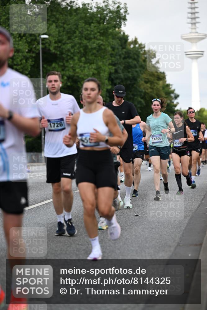 29.06.2025 - hella hamburg halbmarathon Dr. Thomas Lammeyer http://msf.ph/oto/8144325 29.06.2025 10:05:15 Kennedybrücke 1387, 1420, 1526, 1726, 2006, 2091, 2354, 2363, 2490, 2936, 3425, 3625, 3740, 4068, 4238, 4249, 4319, 4370, 4708, 5870, 6087, 6147, 6487, 6531, 6591, 6835, 6924, 7287, 7658, 7757, 7759, 7761, 8030, 8046, 8326, 8691, 8923, 9124, 9932, 10383, 10576, 10705 meine-sportfotos.de