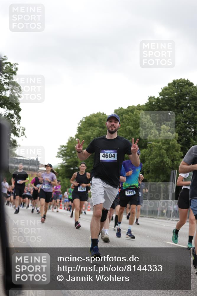 29.06.2025 - hella hamburg halbmarathon Jannik Wohlers http://msf.ph/oto/8144333 29.06.2025 10:46:22 Lombardsbrücke 1363, 1371, 1375, 1720, 1999, 2162, 2211, 2320, 2981, 3277, 3406, 3407, 3734, 3823, 4202, 4296, 4342, 4355, 4604, 5700, 6740, 7412, 7827, 8477, 8486, 8553, 9050, 9092, 9139, 9243, 9691, 9743, 10230, 10514, 10515, 10591, 12140, 13195, 13756, 13757, 13885, 13969, 14011, 14181, 14261, 14891, 15852, 16882, 16987, 17419, 17459, 18315, 18881, 18924, 18950 meine-sportfotos.de