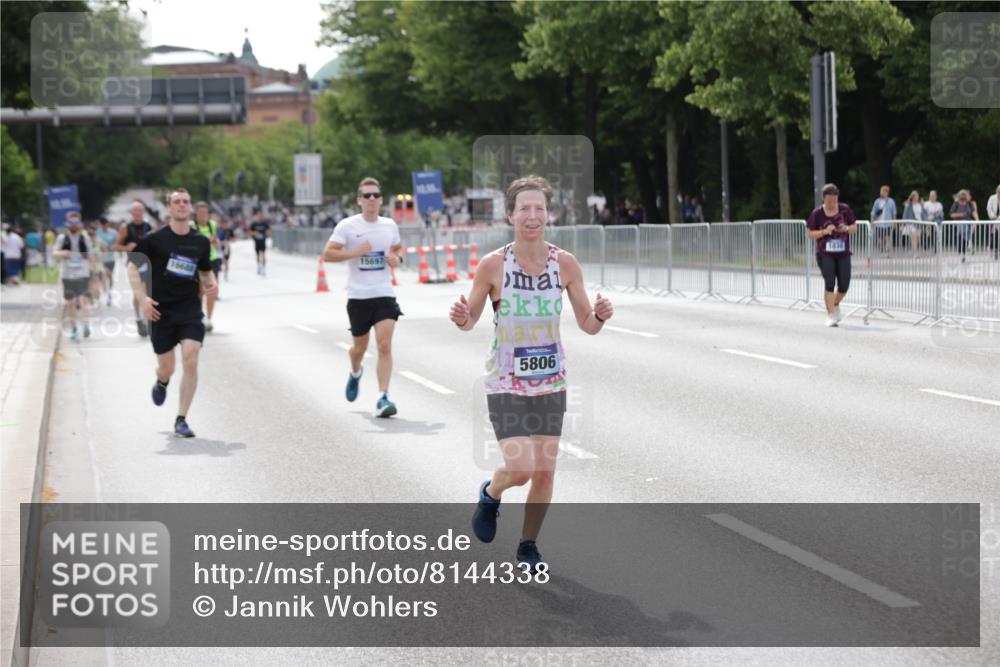 29.06.2025 - hella hamburg halbmarathon Jannik Wohlers http://msf.ph/oto/8144338 29.06.2025 10:08:59 Lombardsbrücke 1483, 1513, 2978, 4859, 5806, 5885, 6674, 7187, 9988, 10194, 12156, 12862, 13210, 13660, 15697, 16688, 18726, 18727, 19166 meine-sportfotos.de