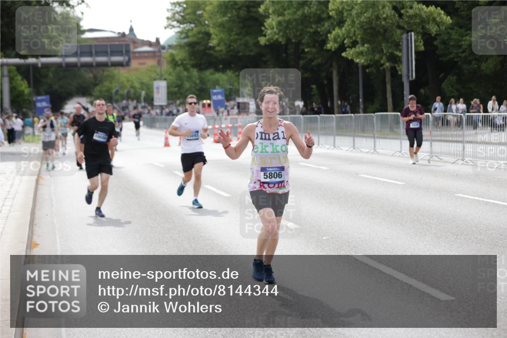 29.06.2025 - hella hamburg halbmarathon Jannik Wohlers http://msf.ph/oto/8144344 29.06.2025 10:09:00 Lombardsbrücke 1483, 1513, 2978, 4859, 5806, 5885, 6674, 7187, 9988, 10194, 12156, 12862, 13210, 13660, 15697, 16688, 18726, 18727, 19166 meine-sportfotos.de