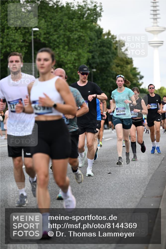 29.06.2025 - hella hamburg halbmarathon Dr. Thomas Lammeyer http://msf.ph/oto/8144369 29.06.2025 10:05:16 Kennedybrücke 1387, 1420, 1526, 1726, 2006, 2091, 2354, 2363, 2490, 2936, 3425, 3625, 3740, 4068, 4238, 4249, 4319, 4370, 4708, 5870, 6087, 6147, 6487, 6531, 6591, 6835, 6924, 7287, 7658, 7757, 7759, 7761, 8030, 8046, 8326, 8691, 8923, 9124, 9932, 10383, 10576, 10705 meine-sportfotos.de