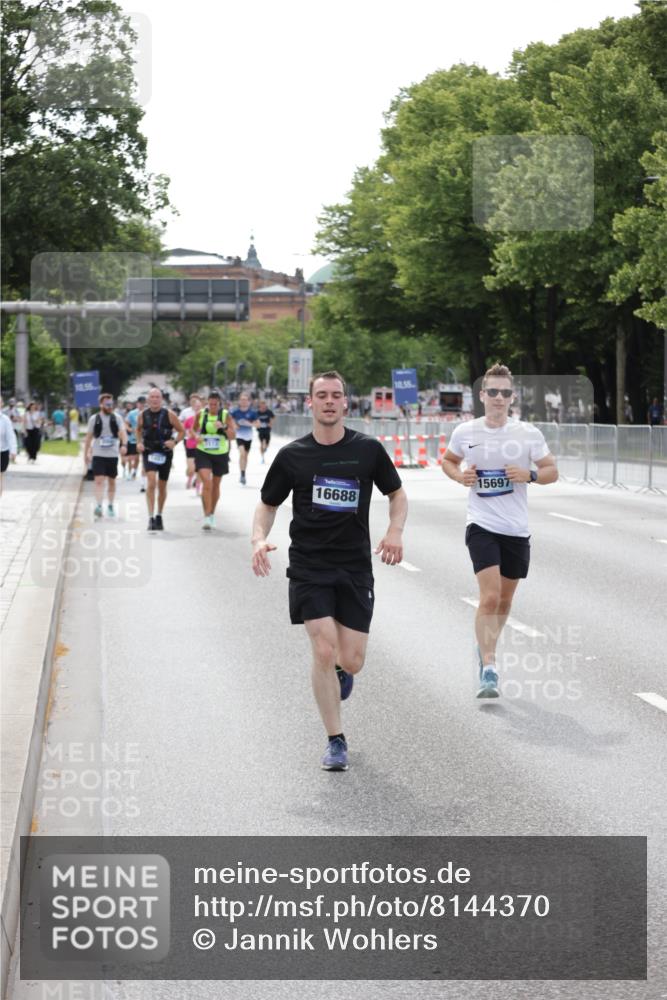 29.06.2025 - hella hamburg halbmarathon Jannik Wohlers http://msf.ph/oto/8144370 29.06.2025 10:09:02 Lombardsbrücke 1483, 1513, 2978, 4859, 5806, 5885, 6674, 7187, 9988, 10194, 12156, 12862, 13210, 13660, 15697, 16688, 18726, 18727, 19166 meine-sportfotos.de