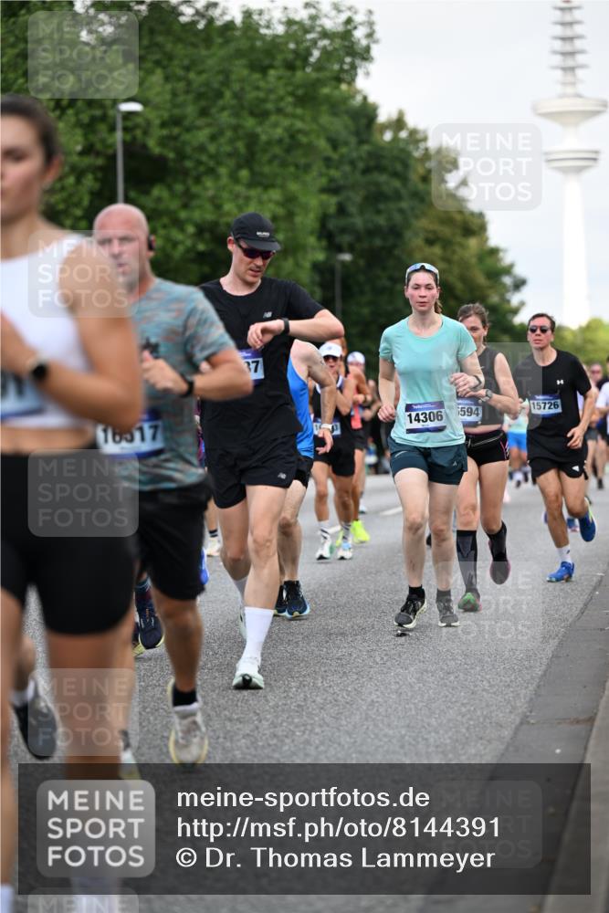 29.06.2025 - hella hamburg halbmarathon Dr. Thomas Lammeyer http://msf.ph/oto/8144391 29.06.2025 10:05:17 Kennedybrücke 1387, 1420, 1526, 1726, 2006, 2091, 2354, 2363, 2490, 2936, 3425, 3625, 3740, 4068, 4238, 4249, 4319, 4370, 4708, 5675, 6087, 6147, 6487, 6531, 6591, 6835, 6924, 7287, 7658, 7757, 7759, 7761, 8030, 8046, 8326, 8691, 8923, 9124, 9932, 10383, 10576, 10705 meine-sportfotos.de