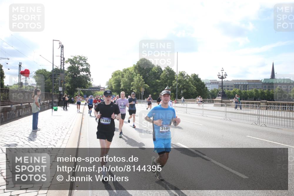 29.06.2025 - hella hamburg halbmarathon Jannik Wohlers http://msf.ph/oto/8144395 29.06.2025 09:53:04 Lombardsbrücke 1466, 1558, 1750, 1759, 2365, 2402, 2623, 3146, 3186, 3414, 4091, 4310, 4553, 5022, 5460, 5624, 5692, 6071, 6203, 6282, 6375, 6460, 6903, 7204, 7322, 7765, 9126, 9200, 9303, 9305, 9534, 9626, 9794, 9965, 10246, 10789, 11283, 11648, 11858, 12035, 12643, 13009, 13303, 13450, 13690, 14034, 14200, 14262, 14275, 14464, 15519, 15629, 15803, 15900, 16084, 16105, 16286, 16333, 16617, 16685, 16725, 17384, 17718, 17729, 17748, 17960, 18638, 18678 meine-sportfotos.de