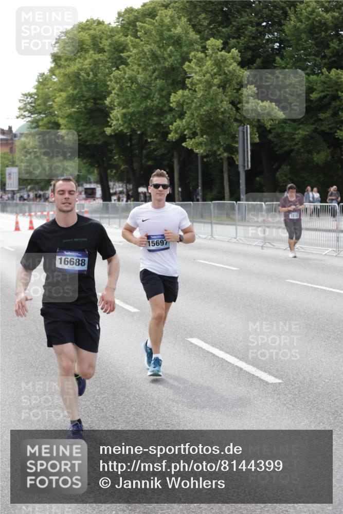 29.06.2025 - hella hamburg halbmarathon Jannik Wohlers http://msf.ph/oto/8144399 29.06.2025 10:09:03 Lombardsbrücke 1483, 1513, 2978, 4859, 5806, 5885, 6674, 7187, 9988, 10194, 12156, 12862, 13660, 15697, 16688, 18726, 18727, 19166 meine-sportfotos.de