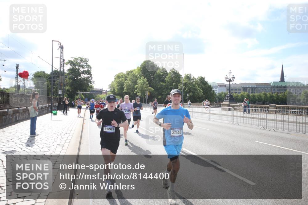 29.06.2025 - hella hamburg halbmarathon Jannik Wohlers http://msf.ph/oto/8144400 29.06.2025 09:53:04 Lombardsbrücke 1466, 1558, 1750, 1759, 2365, 2402, 2623, 3146, 3186, 3414, 4091, 4310, 4553, 5022, 5460, 5624, 5692, 6071, 6203, 6282, 6375, 6460, 6903, 7204, 7322, 7765, 9126, 9200, 9303, 9305, 9534, 9626, 9794, 9965, 10246, 10789, 11283, 11648, 11858, 12035, 12643, 13009, 13303, 13450, 13690, 14034, 14200, 14262, 14275, 14464, 15519, 15629, 15803, 15900, 16084, 16105, 16286, 16333, 16617, 16685, 16725, 17384, 17718, 17729, 17748, 17960, 18638, 18678 meine-sportfotos.de