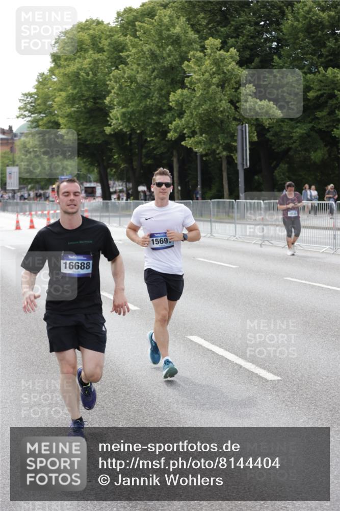 29.06.2025 - hella hamburg halbmarathon Jannik Wohlers http://msf.ph/oto/8144404 29.06.2025 10:09:03 Lombardsbrücke 1483, 1513, 2978, 4859, 5806, 5885, 6674, 7187, 9988, 10194, 12156, 12862, 13660, 15697, 16688, 18726, 18727, 19166 meine-sportfotos.de