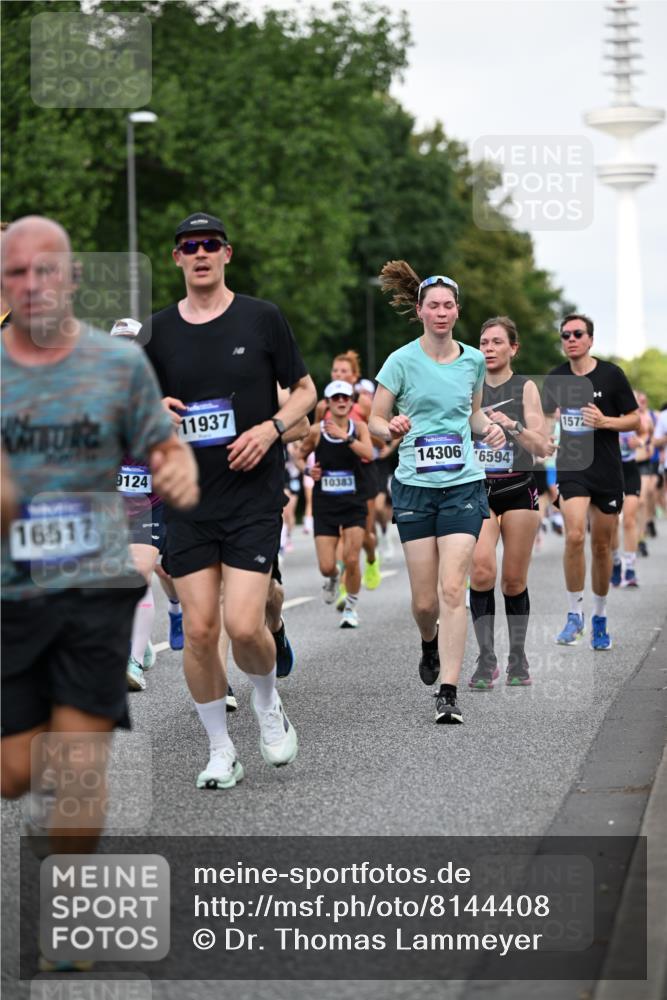 29.06.2025 - hella hamburg halbmarathon Dr. Thomas Lammeyer http://msf.ph/oto/8144408 29.06.2025 10:05:17 Kennedybrücke 1387, 1420, 1526, 1726, 2006, 2091, 2354, 2363, 2490, 2936, 3425, 3625, 3740, 4068, 4238, 4249, 4319, 4370, 4708, 5675, 6087, 6147, 6487, 6531, 6591, 6835, 6924, 7287, 7658, 7757, 7759, 7761, 8030, 8046, 8326, 8691, 8923, 9124, 9932, 10383, 10576, 10705 meine-sportfotos.de