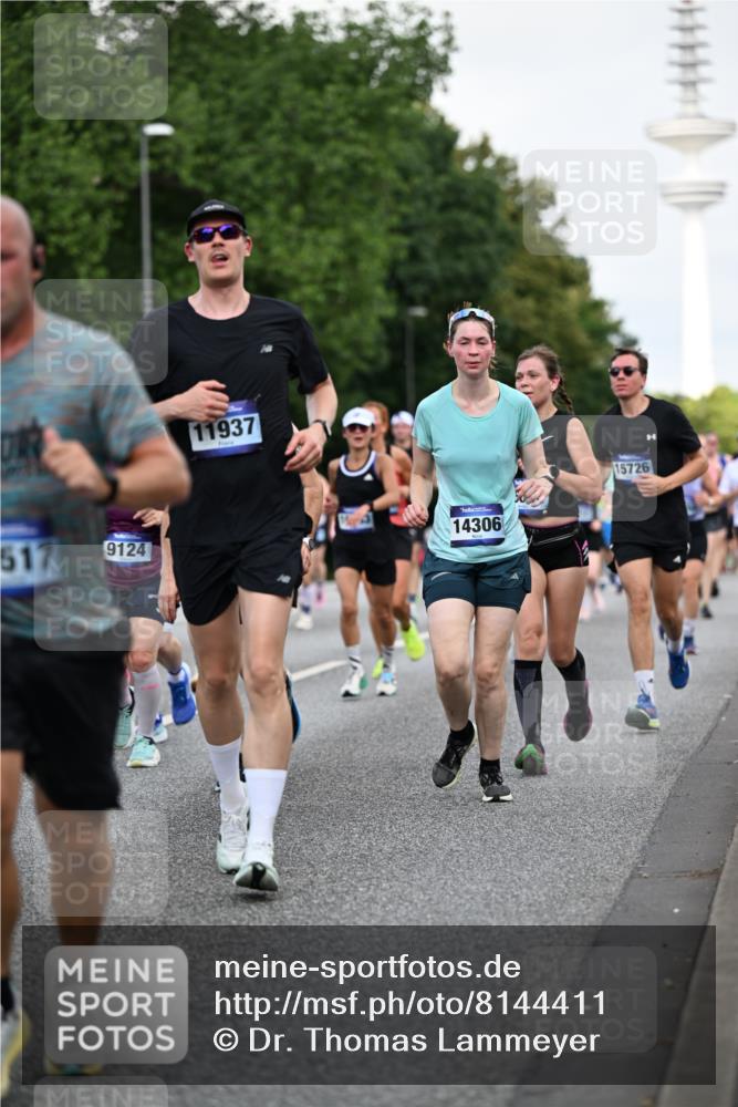 29.06.2025 - hella hamburg halbmarathon Dr. Thomas Lammeyer http://msf.ph/oto/8144411 29.06.2025 10:05:17 Kennedybrücke 1387, 1420, 1526, 1726, 2006, 2091, 2354, 2363, 2490, 2936, 3425, 3625, 3740, 4068, 4238, 4249, 4319, 4370, 4708, 5675, 6087, 6147, 6487, 6531, 6591, 6835, 6924, 7287, 7658, 7757, 7759, 7761, 8030, 8046, 8326, 8691, 8923, 9124, 9932, 10383, 10576, 10705 meine-sportfotos.de