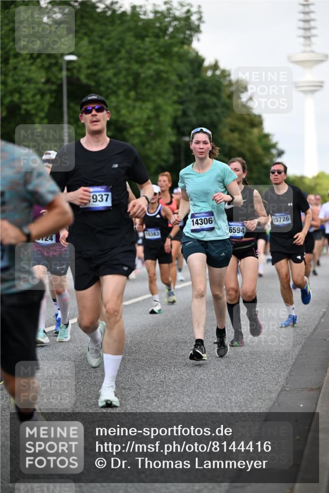 29.06.2025 - hella hamburg halbmarathon Dr. Thomas Lammeyer http://msf.ph/oto/8144416 29.06.2025 10:05:18 Kennedybrücke 1387, 1420, 1526, 1726, 2006, 2091, 2363, 2490, 2936, 3425, 3625, 3740, 4068, 4238, 4249, 4319, 4370, 5675, 6087, 6281, 6302, 6487, 6531, 6591, 6835, 6924, 7287, 7658, 7757, 7759, 7761, 8030, 8046, 8326, 8392, 8691, 8923, 9124, 9932, 10383, 10576, 10705 meine-sportfotos.de