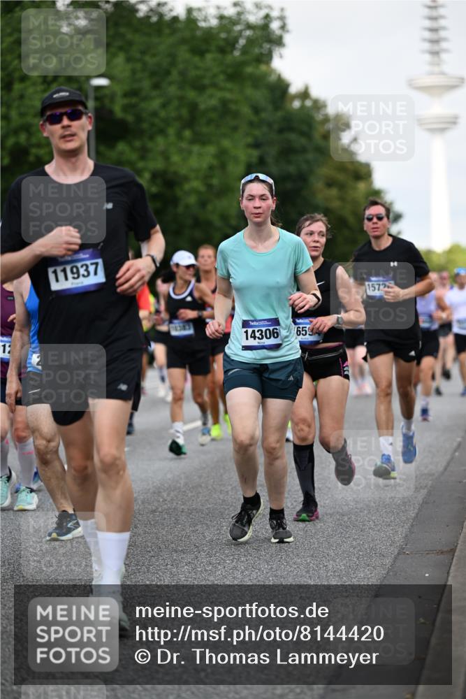 29.06.2025 - hella hamburg halbmarathon Dr. Thomas Lammeyer http://msf.ph/oto/8144420 29.06.2025 10:05:18 Kennedybrücke 1387, 1420, 1526, 1726, 2006, 2091, 2363, 2490, 2936, 3425, 3625, 3740, 4068, 4238, 4249, 4319, 4370, 5675, 6087, 6281, 6302, 6487, 6531, 6591, 6835, 6924, 7287, 7658, 7757, 7759, 7761, 8030, 8046, 8326, 8392, 8691, 8923, 9124, 9932, 10383, 10576, 10705 meine-sportfotos.de