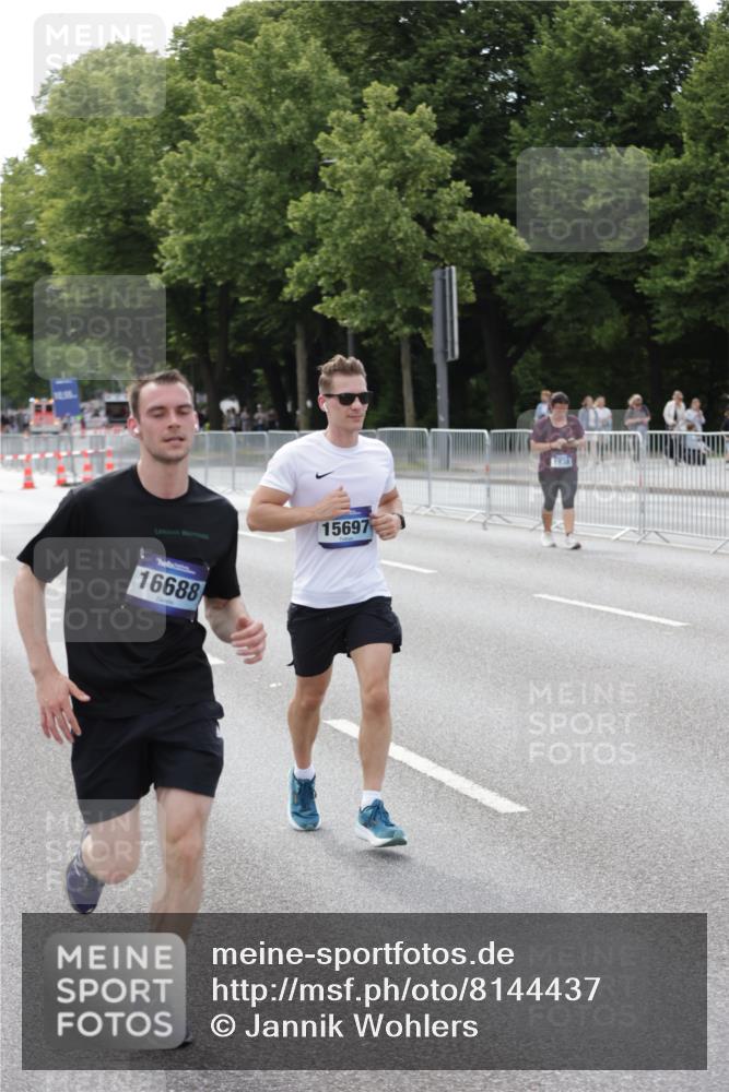 29.06.2025 - hella hamburg halbmarathon Jannik Wohlers http://msf.ph/oto/8144437 29.06.2025 10:09:03 Lombardsbrücke 1483, 1513, 2978, 4859, 5806, 5885, 6674, 7187, 9988, 10194, 12156, 12862, 13660, 15697, 16688, 18726, 18727, 19166 meine-sportfotos.de