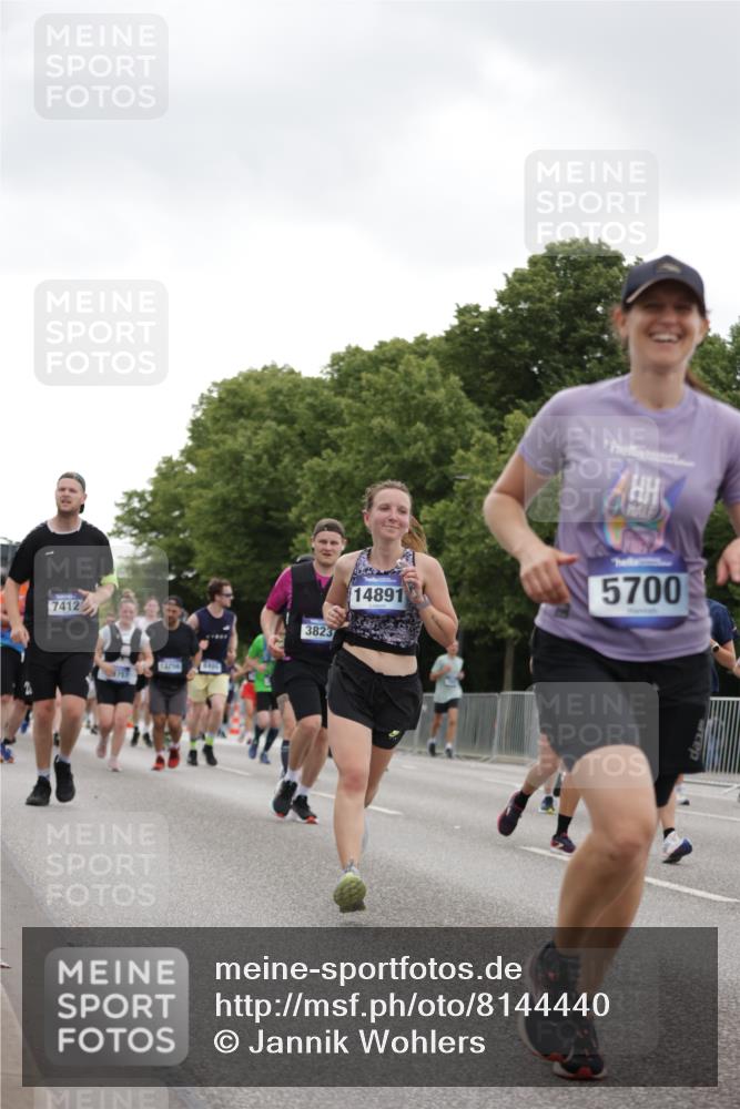 29.06.2025 - hella hamburg halbmarathon Jannik Wohlers http://msf.ph/oto/8144440 29.06.2025 10:46:27 Lombardsbrücke 1073, 1286, 1363, 1371, 1375, 1720, 1999, 2162, 2211, 2320, 2556, 2665, 2981, 3277, 3406, 3407, 3734, 3823, 4202, 4296, 4342, 5111, 5114, 5700, 5796, 5953, 6740, 7412, 7827, 8486, 8553, 8684, 9050, 9092, 9139, 9243, 9743, 9758, 10514, 10515, 10591, 11618, 12140, 12258, 13195, 13756, 13757, 13885, 14011, 14181, 14680, 14891, 16987, 17288, 17459, 18315, 18403, 18881, 18924, 18950 meine-sportfotos.de
