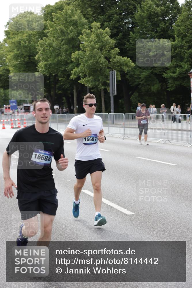 29.06.2025 - hella hamburg halbmarathon Jannik Wohlers http://msf.ph/oto/8144442 29.06.2025 10:09:03 Lombardsbrücke 1483, 1513, 2978, 4859, 5806, 5885, 6674, 7187, 9988, 10194, 12156, 12862, 13660, 15697, 16688, 18726, 18727, 19166 meine-sportfotos.de