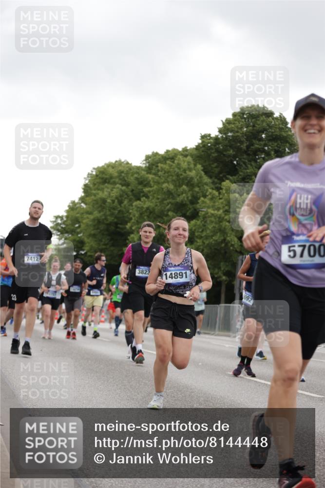 29.06.2025 - hella hamburg halbmarathon Jannik Wohlers http://msf.ph/oto/8144448 29.06.2025 10:46:27 Lombardsbrücke 1073, 1286, 1363, 1371, 1375, 1720, 1999, 2162, 2211, 2320, 2556, 2665, 2981, 3277, 3406, 3407, 3734, 3823, 4202, 4296, 4342, 5111, 5114, 5700, 5796, 5953, 6740, 7412, 7827, 8486, 8553, 8684, 9050, 9092, 9139, 9243, 9743, 9758, 10514, 10515, 10591, 11618, 12140, 12258, 13195, 13756, 13757, 13885, 14011, 14181, 14680, 14891, 16987, 17288, 17459, 18315, 18403, 18881, 18924, 18950 meine-sportfotos.de
