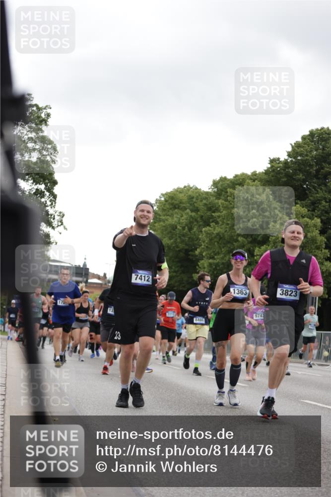 29.06.2025 - hella hamburg halbmarathon Jannik Wohlers http://msf.ph/oto/8144476 29.06.2025 10:46:28 Lombardsbrücke 1073, 1286, 1363, 1371, 1375, 1720, 1999, 2162, 2211, 2320, 2327, 2556, 2665, 2981, 3277, 3406, 3407, 3734, 3823, 4202, 4296, 4342, 5111, 5114, 5700, 5796, 5953, 6496, 6740, 7412, 7827, 8486, 8553, 8684, 9050, 9092, 9139, 9243, 9743, 9758, 9949, 10514, 10515, 10591, 11618, 12140, 12258, 13195, 13756, 13757, 13885, 14011, 14181, 14680, 14891, 15806, 16987, 17288, 17459, 18315, 18403, 18881, 18924, 18950 meine-sportfotos.de