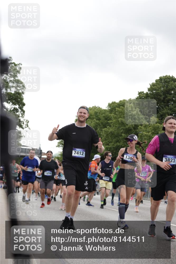 29.06.2025 - hella hamburg halbmarathon Jannik Wohlers http://msf.ph/oto/8144511 29.06.2025 10:46:29 Lombardsbrücke 1073, 1286, 1363, 1720, 1999, 2162, 2211, 2320, 2327, 2556, 2665, 2981, 3277, 3406, 3407, 3823, 4202, 4296, 4342, 5111, 5114, 5700, 5796, 5953, 6485, 6496, 6740, 7412, 7827, 8486, 8553, 8684, 9050, 9092, 9139, 9243, 9743, 9758, 9949, 10514, 10515, 10591, 11618, 12140, 12258, 12630, 13195, 13756, 13757, 13885, 14011, 14181, 14680, 14891, 15806, 17288, 17356, 18315, 18403, 18881, 18924, 18950 meine-sportfotos.de