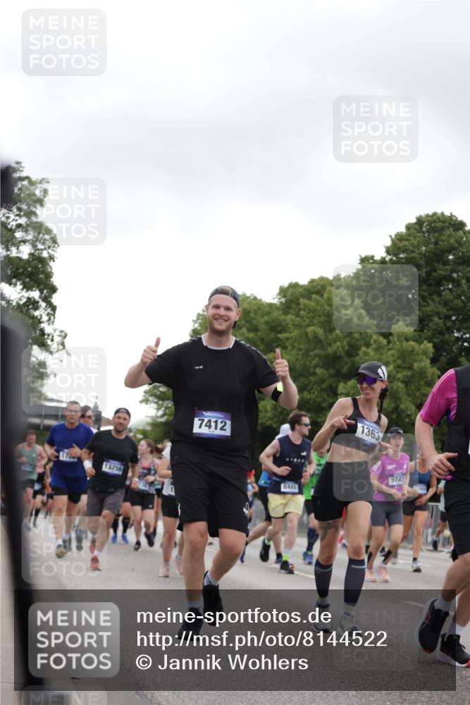 29.06.2025 - hella hamburg halbmarathon Jannik Wohlers http://msf.ph/oto/8144522 29.06.2025 10:46:29 Lombardsbrücke 1073, 1286, 1363, 1720, 1999, 2162, 2211, 2320, 2327, 2556, 2665, 2981, 3277, 3406, 3407, 3823, 4202, 4296, 4342, 5111, 5114, 5700, 5796, 5953, 6485, 6496, 6740, 7412, 7827, 8486, 8553, 8684, 9050, 9092, 9139, 9243, 9743, 9758, 9949, 10514, 10515, 10591, 11618, 12140, 12258, 12630, 13195, 13756, 13757, 13885, 14011, 14181, 14680, 14891, 15806, 17288, 17356, 18315, 18403, 18881, 18924, 18950 meine-sportfotos.de