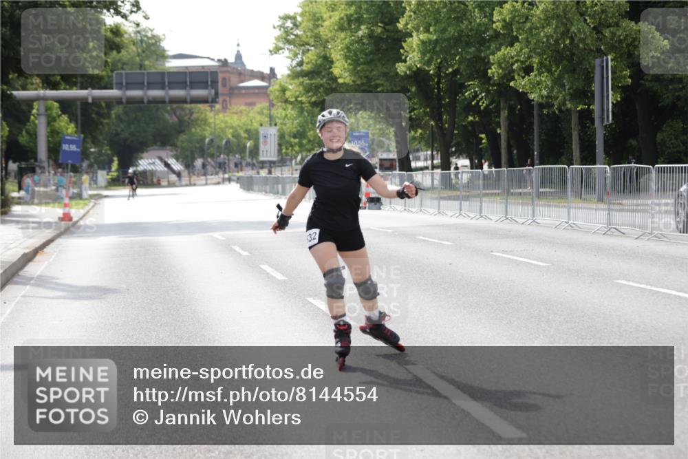 29.06.2025 - hella hamburg halbmarathon Jannik Wohlers http://msf.ph/oto/8144554 29.06.2025 09:07:41 Lombardsbrücke  meine-sportfotos.de