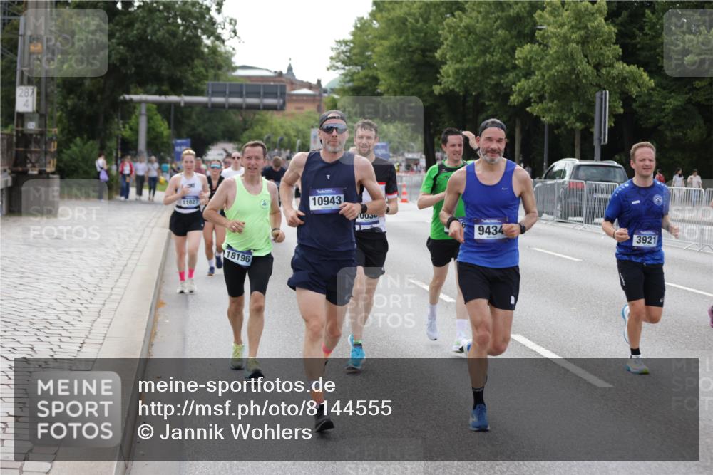 29.06.2025 - hella hamburg halbmarathon Jannik Wohlers http://msf.ph/oto/8144555 29.06.2025 10:09:40 Lombardsbrücke 1548, 3921, 4592, 5511, 7081, 7333, 7636, 8219, 8890, 9366, 9434, 9674, 9781, 10036, 10943, 11027, 12567, 16445, 17148, 18196, 18707 meine-sportfotos.de