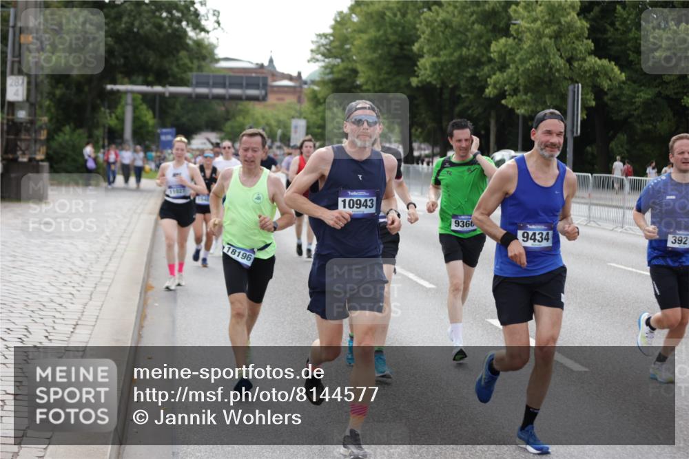 29.06.2025 - hella hamburg halbmarathon Jannik Wohlers http://msf.ph/oto/8144577 29.06.2025 10:09:40 Lombardsbrücke 1548, 3921, 4592, 5511, 7081, 7333, 7636, 8219, 8890, 9366, 9434, 9674, 9781, 10036, 10943, 11027, 12567, 16445, 17148, 18196, 18707 meine-sportfotos.de