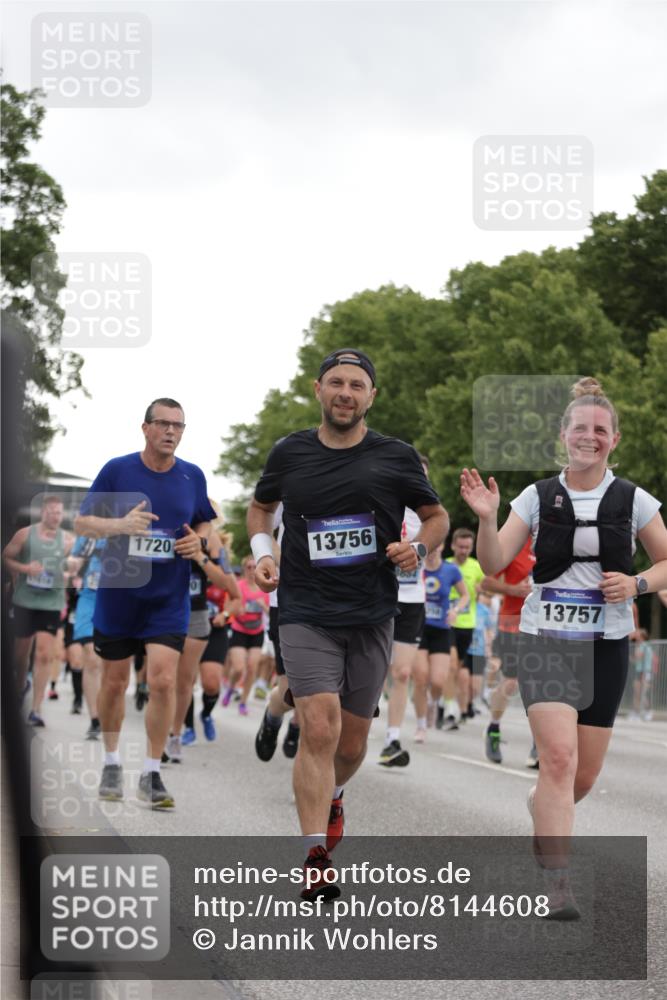 29.06.2025 - hella hamburg halbmarathon Jannik Wohlers http://msf.ph/oto/8144608 29.06.2025 10:46:32 Lombardsbrücke 1073, 1185, 1286, 1363, 1593, 1720, 1961, 1999, 2162, 2211, 2320, 2327, 2556, 2665, 2981, 3277, 3406, 3407, 3823, 4239, 4342, 5111, 5114, 5700, 5796, 5953, 6485, 6496, 6740, 7073, 7412, 7827, 8486, 8553, 8684, 8967, 9050, 9092, 9139, 9243, 9743, 9758, 9949, 10514, 10515, 10591, 11618, 12140, 12258, 12538, 12630, 13195, 13756, 13757, 13885, 14011, 14181, 14680, 14891, 15806, 16077, 16684, 17288, 17356, 18315, 18403, 18654, 18881, 18950 meine-sportfotos.de
