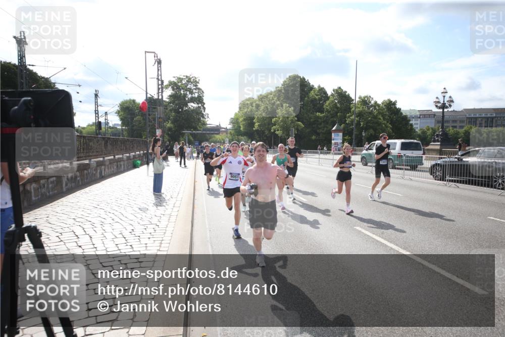 29.06.2025 - hella hamburg halbmarathon Jannik Wohlers http://msf.ph/oto/8144610 29.06.2025 09:54:18 Lombardsbrücke 1549, 1817, 1942, 2222, 2367, 2442, 2470, 2561, 2670, 2955, 4017, 4816, 5447, 5706, 5884, 6266, 6723, 6819, 6978, 7087, 7274, 8117, 8142, 8374, 8482, 8657, 8916, 8981, 9038, 9051, 9710, 9924, 10057, 11422, 11518, 11519, 11688, 12269, 12367, 12670, 13008, 13398, 13421, 13630, 13726, 13919, 14248, 14361, 14797, 14911, 15478, 15479, 16834, 17353, 17461, 17753, 17865, 18370, 18801, 18915, 18923, 18942, 19007 meine-sportfotos.de