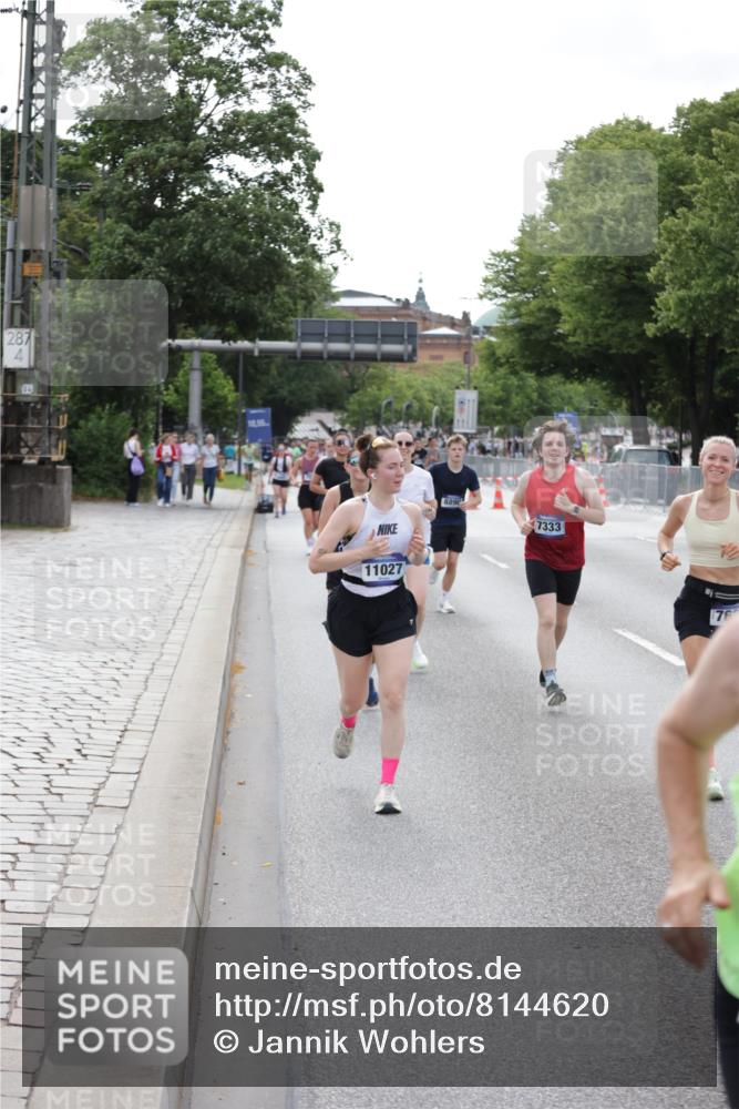 29.06.2025 - hella hamburg halbmarathon Jannik Wohlers http://msf.ph/oto/8144620 29.06.2025 10:09:42 Lombardsbrücke 1548, 3921, 5511, 7042, 7081, 7333, 7636, 8219, 8890, 9366, 9434, 9674, 10036, 10943, 11027, 12567, 16445, 16872, 17148, 18196, 18707 meine-sportfotos.de