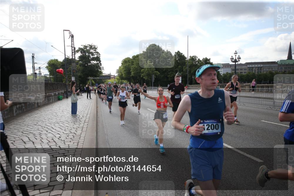 29.06.2025 - hella hamburg halbmarathon Jannik Wohlers http://msf.ph/oto/8144654 29.06.2025 09:54:49 Lombardsbrücke 1200, 1683, 1696, 2207, 2274, 2287, 2411, 2816, 3258, 3435, 3747, 4093, 4121, 4189, 5102, 5638, 5705, 6027, 6158, 6662, 6836, 6923, 6938, 7052, 7508, 7659, 8153, 8371, 8437, 8693, 8889, 8955, 9031, 9032, 9159, 9649, 9720, 9869, 9931, 9959, 10053, 10122, 10184, 10263, 10423, 10868, 11185, 11333, 11340, 12016, 12161, 12321, 12657, 13233, 13666, 14045, 15430, 15512, 15681, 15871, 16062, 16086, 16089, 16103, 16513, 16538, 17008, 17221, 17499, 17912 meine-sportfotos.de