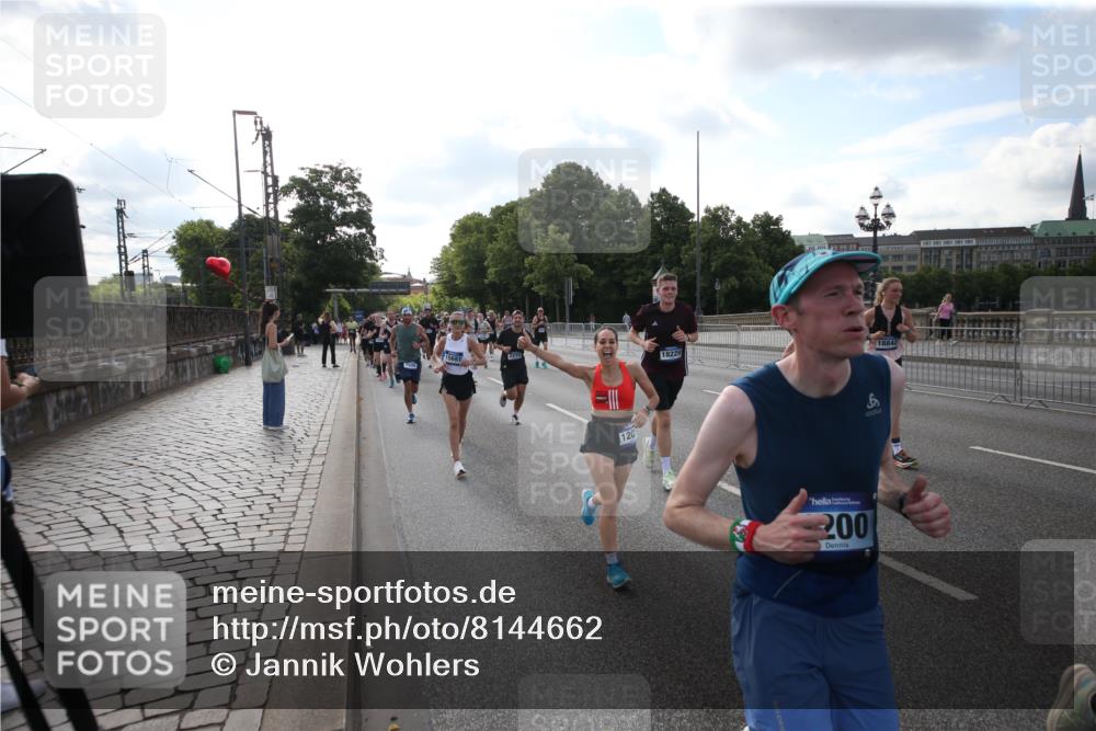 29.06.2025 - hella hamburg halbmarathon Jannik Wohlers http://msf.ph/oto/8144662 29.06.2025 09:54:49 Lombardsbrücke 1200, 1683, 1696, 2207, 2274, 2287, 2411, 2816, 3258, 3435, 3747, 4093, 4121, 4189, 5102, 5638, 5705, 6027, 6158, 6662, 6836, 6923, 6938, 7052, 7508, 7659, 8153, 8371, 8437, 8693, 8889, 8955, 9031, 9032, 9159, 9649, 9720, 9869, 9931, 9959, 10053, 10122, 10184, 10263, 10423, 10868, 11185, 11333, 11340, 12016, 12161, 12321, 12657, 13233, 13666, 14045, 15430, 15512, 15681, 15871, 16062, 16086, 16089, 16103, 16513, 16538, 17008, 17221, 17499, 17912 meine-sportfotos.de