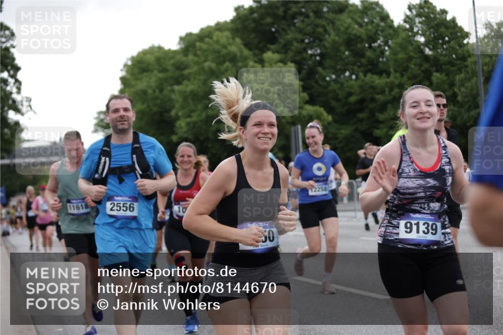 29.06.2025 - hella hamburg halbmarathon Jannik Wohlers http://msf.ph/oto/8144670 29.06.2025 10:46:36 Lombardsbrücke 1073, 1185, 1286, 1363, 1593, 1607, 1720, 1961, 2211, 2320, 2327, 2555, 2556, 2665, 2981, 3823, 4239, 4483, 5111, 5114, 5796, 5953, 6485, 6496, 6740, 7073, 7412, 8486, 8553, 8684, 8706, 8967, 9050, 9092, 9139, 9743, 9758, 9774, 9949, 10514, 10515, 11618, 11621, 12140, 12258, 12538, 12630, 13195, 13756, 13757, 13885, 14181, 14370, 14680, 14891, 15806, 15865, 16077, 16684, 16836, 17288, 17356, 18147, 18315, 18403, 18654, 18674, 18950 meine-sportfotos.de
