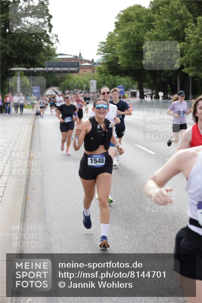 29.06.2025 - hella hamburg halbmarathon Jannik Wohlers http://msf.ph/oto/8144701 29.06.2025 10:09:44 Lombardsbrücke 1548, 3921, 5511, 7042, 7081, 7333, 7636, 8219, 8890, 9366, 9434, 9674, 10036, 10943, 11027, 12567, 16445, 16872, 17148, 18196, 18707 meine-sportfotos.de