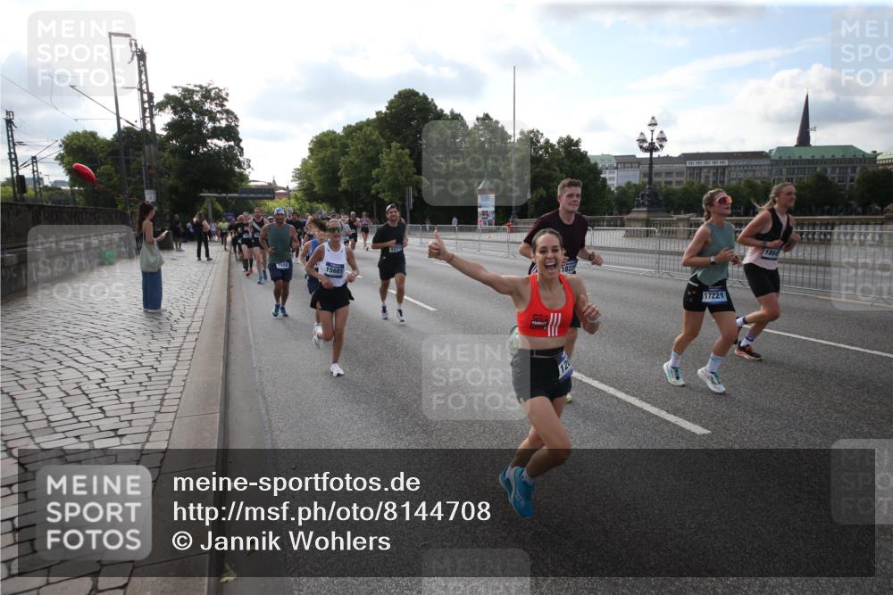 29.06.2025 - hella hamburg halbmarathon Jannik Wohlers http://msf.ph/oto/8144708 29.06.2025 09:54:50 Lombardsbrücke 1200, 1683, 1696, 2207, 2274, 2287, 2411, 2816, 3258, 3435, 3747, 4093, 4121, 4189, 5102, 5638, 5705, 6027, 6158, 6662, 6836, 6923, 6938, 7052, 7508, 7659, 8139, 8153, 8371, 8437, 8693, 8889, 8955, 9031, 9032, 9159, 9649, 9720, 9869, 9931, 9959, 10053, 10122, 10184, 10263, 10423, 10868, 11185, 11333, 11340, 12016, 12161, 12171, 12321, 12657, 13233, 13289, 13666, 14045, 15430, 15512, 15681, 15871, 16062, 16086, 16089, 16103, 16513, 16538, 17008, 17221, 17499, 17912 meine-sportfotos.de