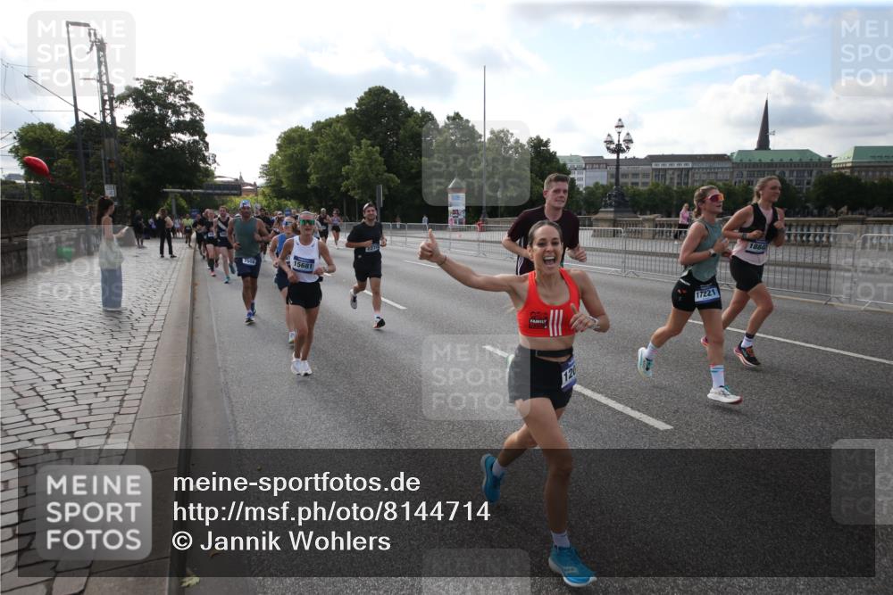29.06.2025 - hella hamburg halbmarathon Jannik Wohlers http://msf.ph/oto/8144714 29.06.2025 09:54:50 Lombardsbrücke 1200, 1683, 1696, 2207, 2274, 2287, 2411, 2816, 3258, 3435, 3747, 4093, 4121, 4189, 5102, 5638, 5705, 6027, 6158, 6662, 6836, 6923, 6938, 7052, 7508, 7659, 8139, 8153, 8371, 8437, 8693, 8889, 8955, 9031, 9032, 9159, 9649, 9720, 9869, 9931, 9959, 10053, 10122, 10184, 10263, 10423, 10868, 11185, 11333, 11340, 12016, 12161, 12171, 12321, 12657, 13233, 13289, 13666, 14045, 15430, 15512, 15681, 15871, 16062, 16086, 16089, 16103, 16513, 16538, 17008, 17221, 17499, 17912 meine-sportfotos.de