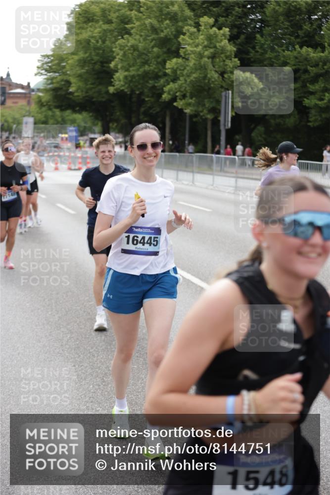 29.06.2025 - hella hamburg halbmarathon Jannik Wohlers http://msf.ph/oto/8144751 29.06.2025 10:09:46 Lombardsbrücke 1548, 3921, 5511, 7042, 7081, 7333, 7636, 8219, 8890, 9366, 9434, 9674, 10036, 10943, 11027, 16445, 16872, 17148, 18196 meine-sportfotos.de
