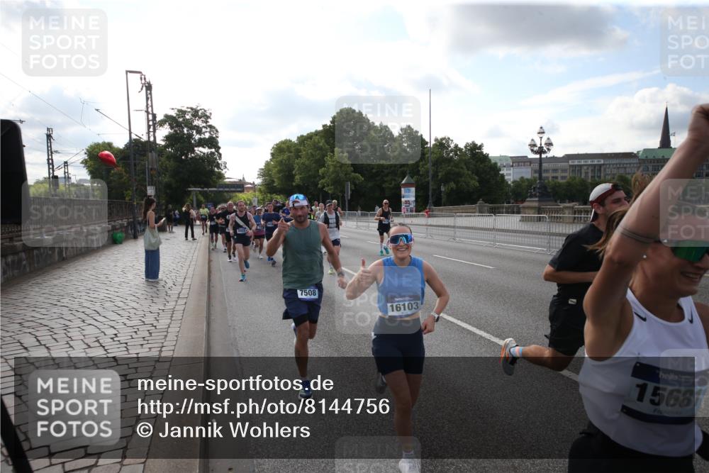 29.06.2025 - hella hamburg halbmarathon Jannik Wohlers http://msf.ph/oto/8144756 29.06.2025 09:54:51 Lombardsbrücke 1200, 1683, 1696, 2207, 2274, 2287, 2411, 3258, 3435, 3747, 4093, 4121, 4189, 5102, 5638, 5705, 6027, 6158, 6662, 6836, 6938, 7052, 7508, 7659, 8139, 8153, 8371, 8437, 8693, 8889, 8955, 9031, 9032, 9159, 9529, 9649, 9720, 9869, 9931, 9959, 10053, 10122, 10184, 10263, 10423, 10868, 11185, 11340, 12016, 12161, 12171, 12321, 13233, 13289, 13570, 14045, 15430, 15512, 15681, 15871, 16062, 16086, 16089, 16103, 16513, 16538, 17008, 17221, 17499, 17912 meine-sportfotos.de