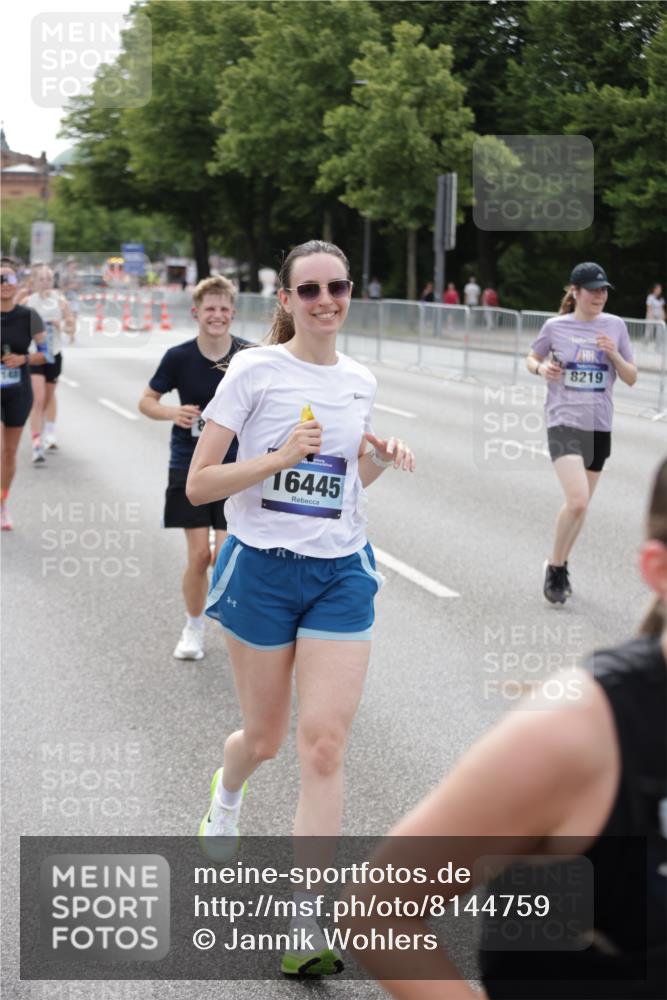 29.06.2025 - hella hamburg halbmarathon Jannik Wohlers http://msf.ph/oto/8144759 29.06.2025 10:09:46 Lombardsbrücke 1548, 3921, 5511, 7042, 7081, 7333, 7636, 8219, 8890, 9366, 9434, 9674, 10036, 10943, 11027, 16445, 16872, 17148, 18196 meine-sportfotos.de
