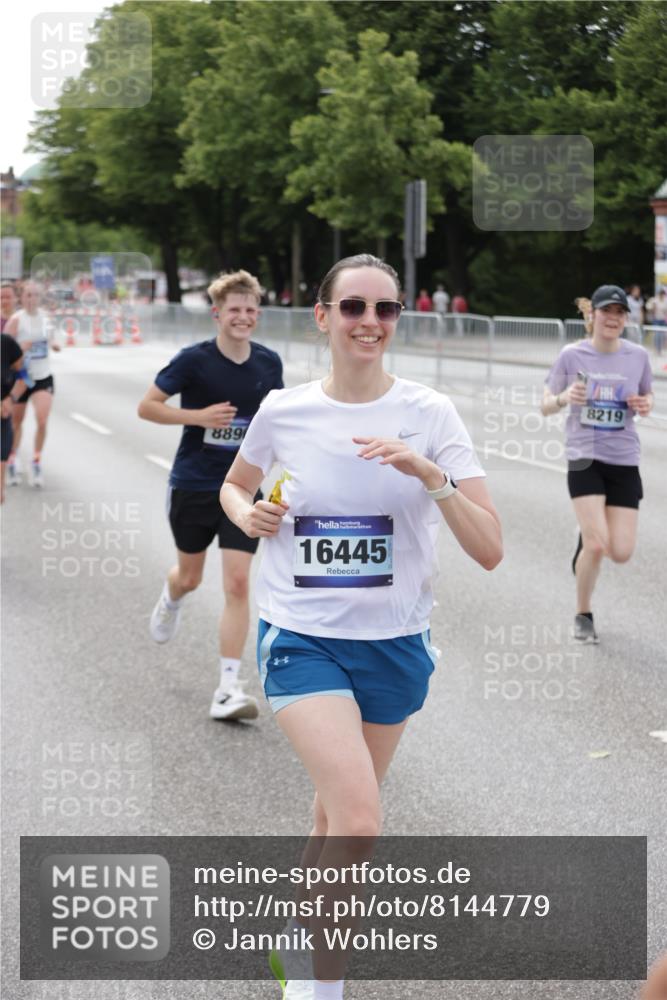 29.06.2025 - hella hamburg halbmarathon Jannik Wohlers http://msf.ph/oto/8144779 29.06.2025 10:09:46 Lombardsbrücke 1548, 3921, 5511, 7042, 7081, 7333, 7636, 8219, 8890, 9366, 9434, 9674, 10036, 10943, 11027, 16445, 16872, 17148, 18196 meine-sportfotos.de