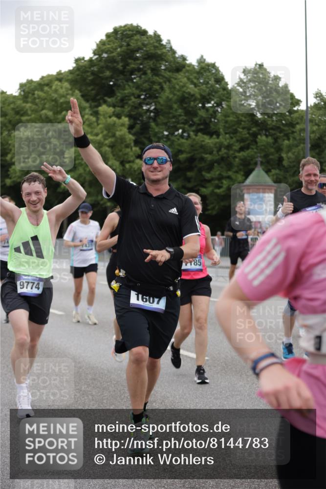 29.06.2025 - hella hamburg halbmarathon Jannik Wohlers http://msf.ph/oto/8144783 29.06.2025 10:46:44 Lombardsbrücke 1073, 1185, 1286, 1593, 1607, 1704, 1961, 2327, 2537, 2555, 2556, 2665, 4184, 4239, 4483, 5111, 5114, 5796, 5953, 6485, 6496, 6879, 7073, 7430, 7431, 8131, 8684, 8706, 8967, 9557, 9758, 9774, 9949, 10903, 11378, 11618, 11621, 12258, 12538, 12630, 12989, 13172, 13430, 13431, 13819, 14370, 14680, 15806, 15865, 16077, 16684, 16836, 17015, 17288, 17356, 18147, 18403, 18654, 18674, 18753 meine-sportfotos.de