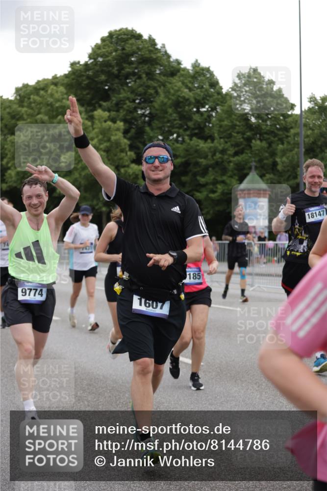 29.06.2025 - hella hamburg halbmarathon Jannik Wohlers http://msf.ph/oto/8144786 29.06.2025 10:46:44 Lombardsbrücke 1073, 1185, 1286, 1593, 1607, 1704, 1961, 2327, 2537, 2555, 2556, 2665, 4184, 4239, 4483, 5111, 5114, 5796, 5953, 6485, 6496, 6879, 7073, 7430, 7431, 8131, 8684, 8706, 8967, 9557, 9758, 9774, 9949, 10903, 11378, 11618, 11621, 12258, 12538, 12630, 12989, 13172, 13430, 13431, 13819, 14370, 14680, 15806, 15865, 16077, 16684, 16836, 17015, 17288, 17356, 18147, 18403, 18654, 18674, 18753 meine-sportfotos.de