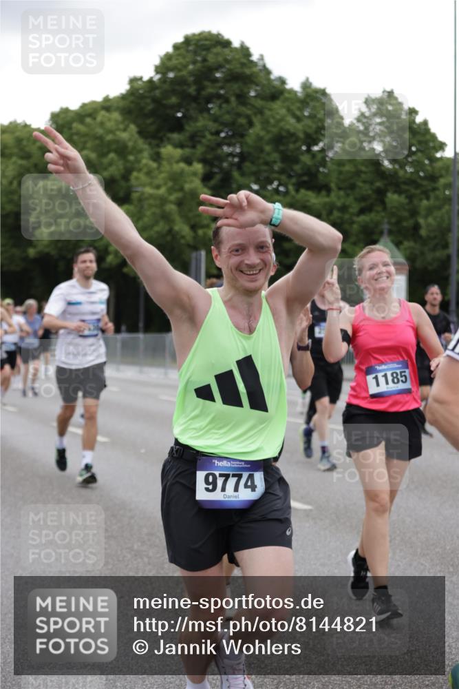 29.06.2025 - hella hamburg halbmarathon Jannik Wohlers http://msf.ph/oto/8144821 29.06.2025 10:46:45 Lombardsbrücke 1185, 1286, 1593, 1607, 1704, 1961, 2327, 2537, 2555, 2556, 2665, 4184, 4239, 4483, 5111, 5114, 5796, 6485, 6496, 6879, 7073, 7430, 7431, 8131, 8684, 8706, 8967, 9557, 9758, 9774, 9949, 10903, 11378, 11618, 11621, 12258, 12538, 12630, 12989, 13172, 13430, 13431, 13819, 14370, 14441, 15806, 15865, 16077, 16684, 16836, 17015, 17288, 17356, 18147, 18258, 18403, 18654, 18674, 18753 meine-sportfotos.de