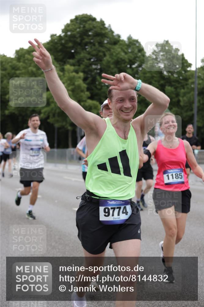 29.06.2025 - hella hamburg halbmarathon Jannik Wohlers http://msf.ph/oto/8144832 29.06.2025 10:46:45 Lombardsbrücke 1185, 1286, 1593, 1607, 1704, 1961, 2327, 2537, 2555, 2556, 2665, 4184, 4239, 4483, 5111, 5114, 5796, 6485, 6496, 6879, 7073, 7430, 7431, 8131, 8684, 8706, 8967, 9557, 9758, 9774, 9949, 10903, 11378, 11618, 11621, 12258, 12538, 12630, 12989, 13172, 13430, 13431, 13819, 14370, 14441, 15806, 15865, 16077, 16684, 16836, 17015, 17288, 17356, 18147, 18258, 18403, 18654, 18674, 18753 meine-sportfotos.de