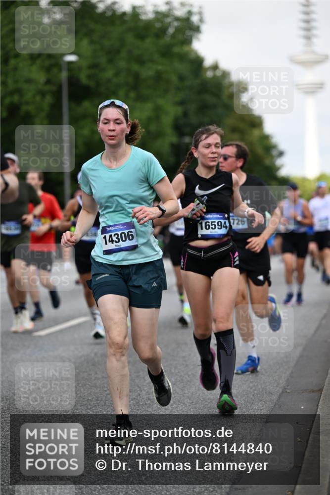 29.06.2025 - hella hamburg halbmarathon Dr. Thomas Lammeyer http://msf.ph/oto/8144840 29.06.2025 10:05:19 Kennedybrücke 1387, 1420, 1526, 1726, 2006, 2091, 2363, 2490, 2936, 3425, 3625, 3976, 4068, 4249, 4319, 4370, 5675, 6087, 6281, 6302, 6487, 6531, 6591, 6835, 6924, 7287, 7658, 7757, 7759, 7761, 8030, 8046, 8326, 8392, 8691, 8822, 8923, 9124, 9932, 10383, 10576, 10705, 11043 meine-sportfotos.de