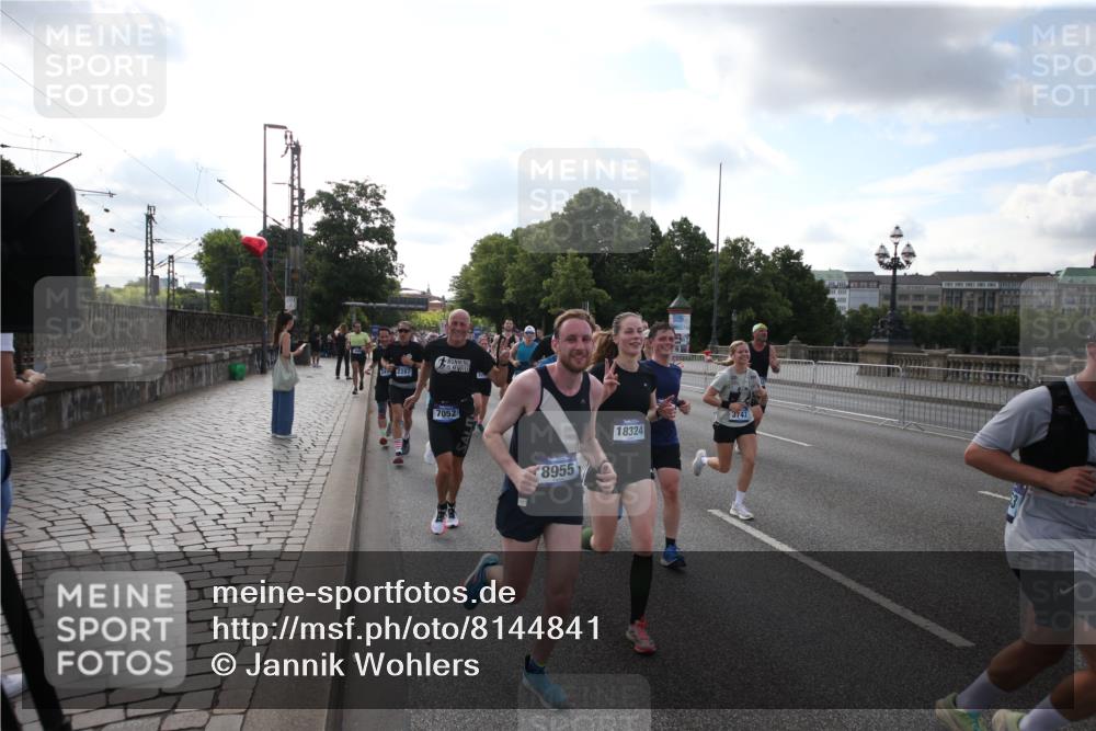 29.06.2025 - hella hamburg halbmarathon Jannik Wohlers http://msf.ph/oto/8144841 29.06.2025 09:54:54 Lombardsbrücke 1200, 1683, 1696, 1706, 2207, 2274, 2287, 2411, 3258, 3435, 3747, 4093, 4121, 4189, 5102, 5638, 5708, 6027, 6158, 6662, 6836, 6938, 7052, 7312, 7508, 8139, 8153, 8205, 8218, 8371, 8437, 8454, 8693, 8720, 8889, 8899, 8955, 9031, 9032, 9159, 9529, 9649, 9720, 9869, 9931, 9959, 10053, 10122, 10184, 10263, 10423, 10868, 11185, 11340, 12016, 12171, 12321, 12533, 12891, 13233, 13289, 13570, 14045, 15430, 15681, 16089, 16103, 16513, 16538, 17008, 17221, 17499, 17912 meine-sportfotos.de