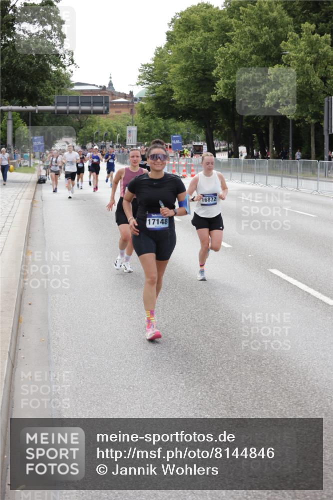 29.06.2025 - hella hamburg halbmarathon Jannik Wohlers http://msf.ph/oto/8144846 29.06.2025 10:09:48 Lombardsbrücke 1548, 3921, 5182, 5511, 7042, 7081, 7333, 7636, 8219, 8890, 9366, 9434, 10036, 10943, 11027, 13797, 16445, 16639, 16872, 17148, 18196 meine-sportfotos.de