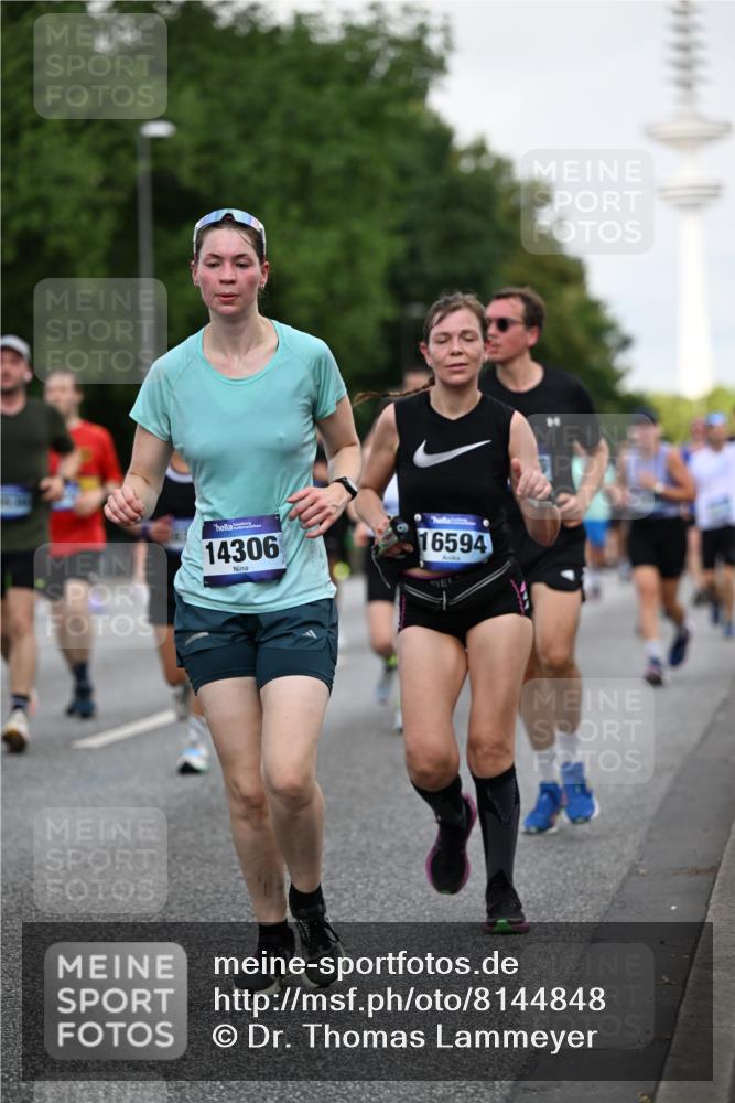 29.06.2025 - hella hamburg halbmarathon Dr. Thomas Lammeyer http://msf.ph/oto/8144848 29.06.2025 10:05:19 Kennedybrücke 1387, 1420, 1526, 1726, 2006, 2091, 2363, 2490, 2936, 3425, 3625, 3976, 4068, 4249, 4319, 4370, 5675, 6087, 6281, 6302, 6487, 6531, 6591, 6835, 6924, 7287, 7658, 7757, 7759, 7761, 8030, 8046, 8326, 8392, 8691, 8822, 8923, 9124, 9932, 10383, 10576, 10705, 11043 meine-sportfotos.de
